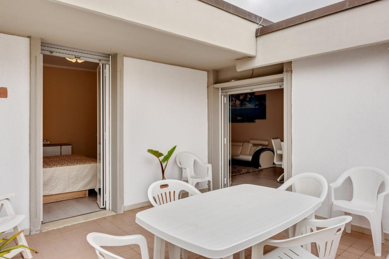 Luni Mare Bright Terrace Flat With Parking Apartamento Marinella di Sarzana Exterior foto